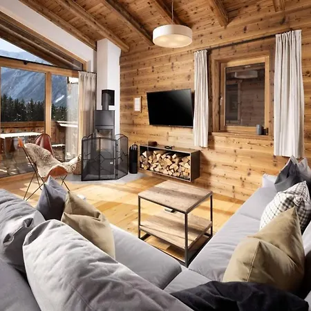 Near Lift With Garden Chalet *