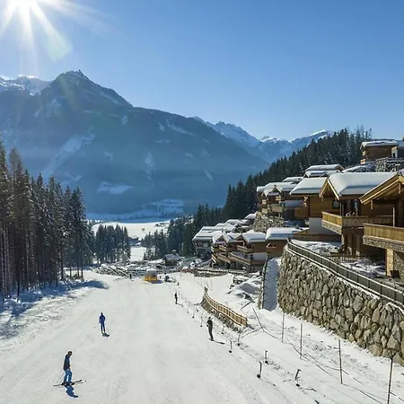 Near Lift With Garden *