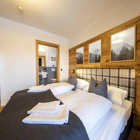 Near Lift With Garden Chalet