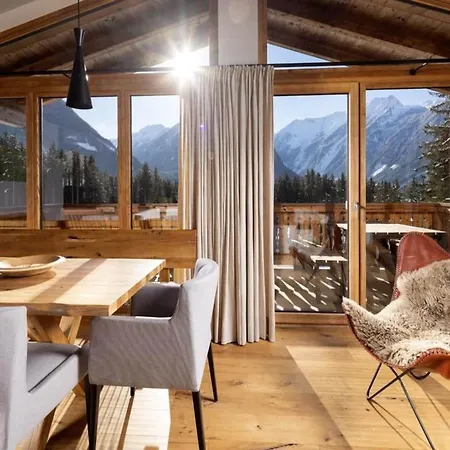 Chalet Near Lift With Garden