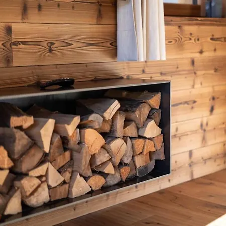 Near Lift With Garden Chalet