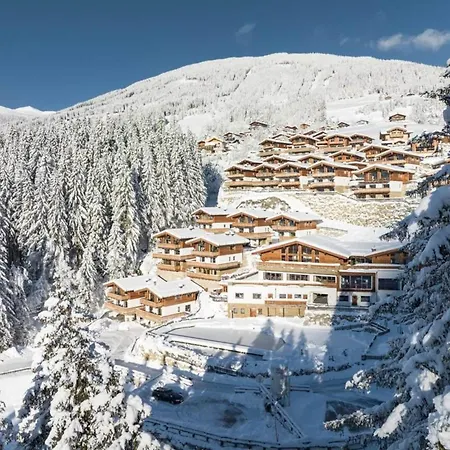 Near Lift With Garden Chalet