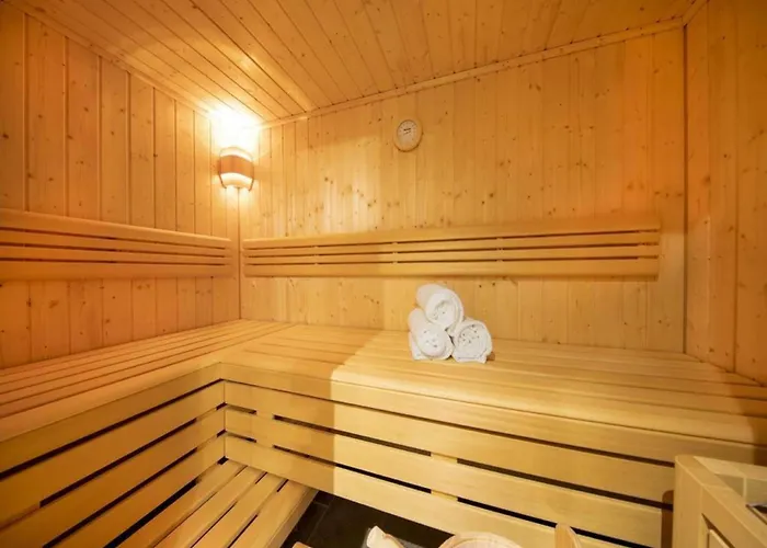 Σαλέ Near Lift With Garden *