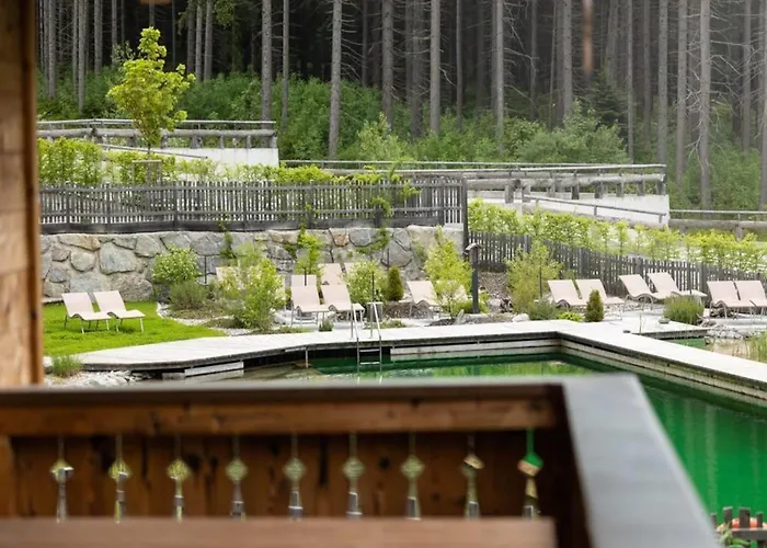 Σαλέ Near Lift With Garden *