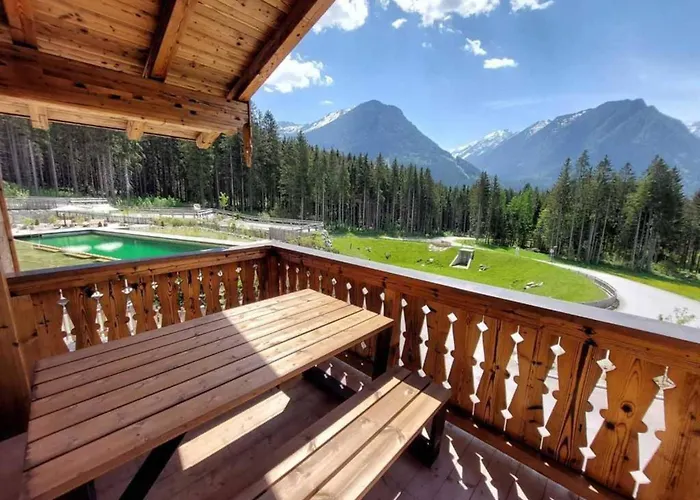 Near Lift With Garden *