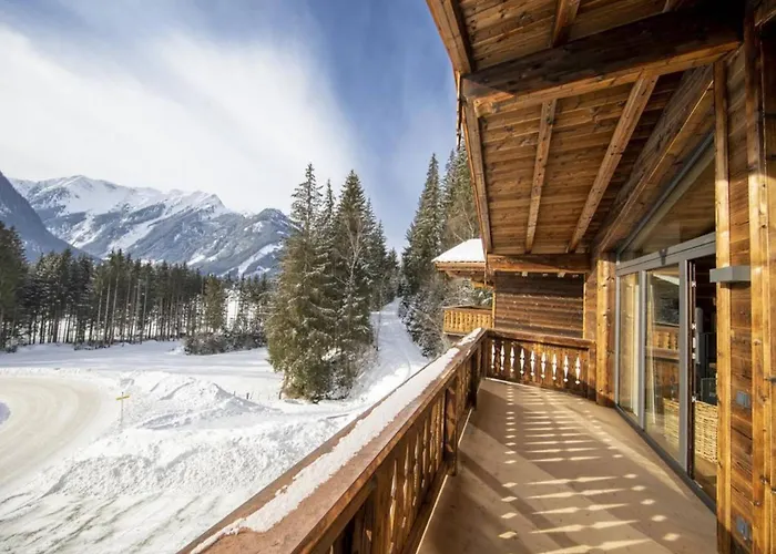 Σαλέ Near Lift With Garden *